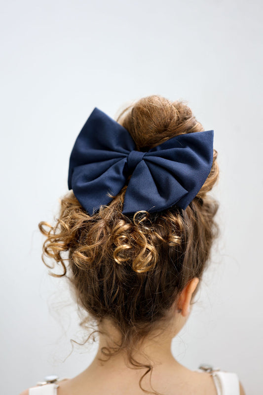 Alessia Bow Bianco by Lessi The Label | Luxurious Kids’ Hair Accessory. Elevate your child’s style with the Alessia Bow Bianco by Lessi The Label—an oversized, high-quality bow available in four timeless colors. Perfect for adding a touch of luxury to any outfit. Enjoy 10% off your first order, free shipping on orders over $100, and worldwide delivery!