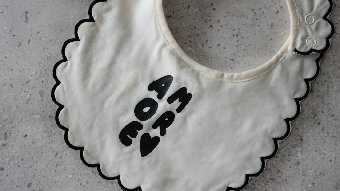 Amore Bib Set